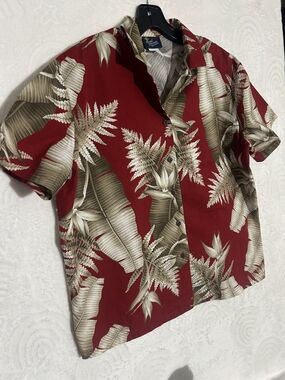 Men's Red Tropical Print Short-Sleeve Button-Down Shirt